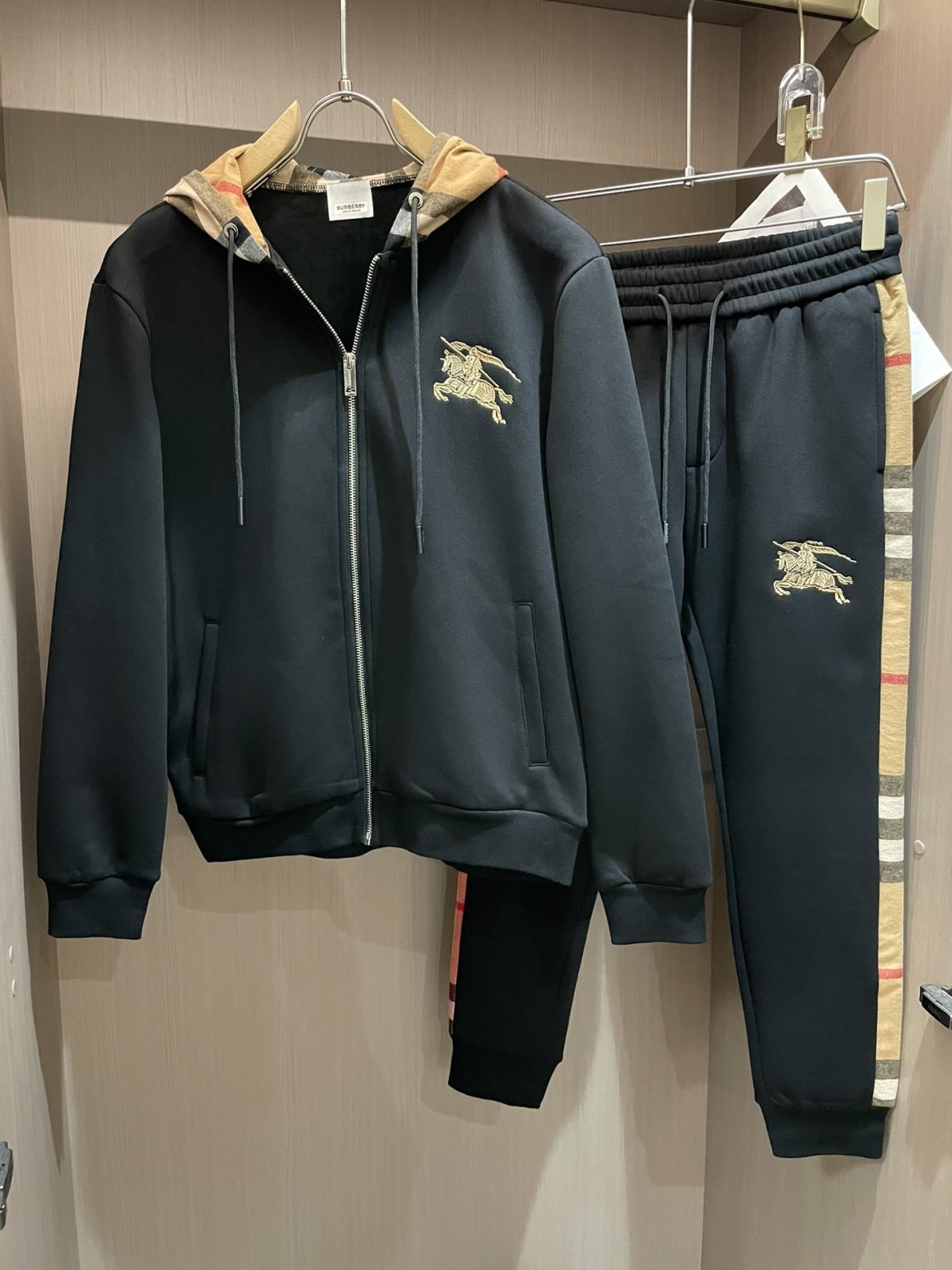 870616630e0548995aff18d9f6cc2332_1741849576_264.jpg 870616630e0548995aff18d9f6cc2332_1741849576_264.jpg