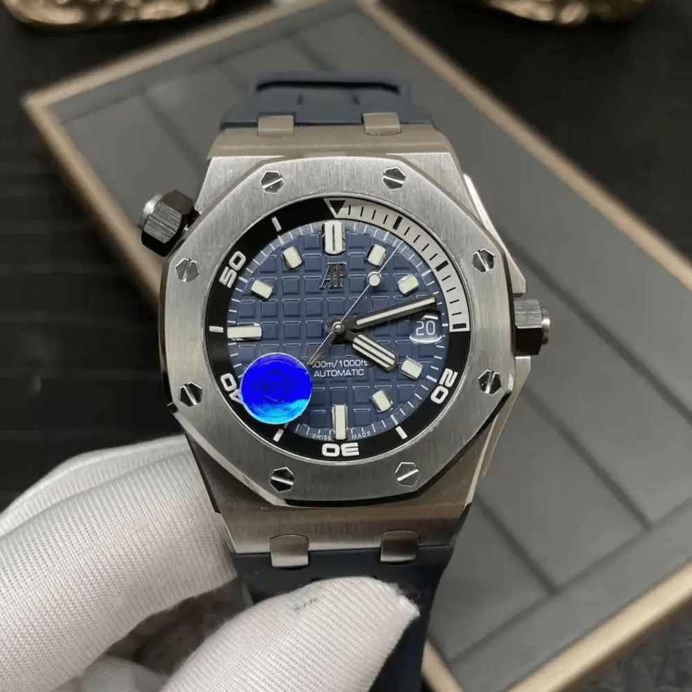 오데마피게 로얄오크 오프쇼어 다이버 청판 텍스처 다이얼 SS 블루 러버 스트랩 42mm 15720