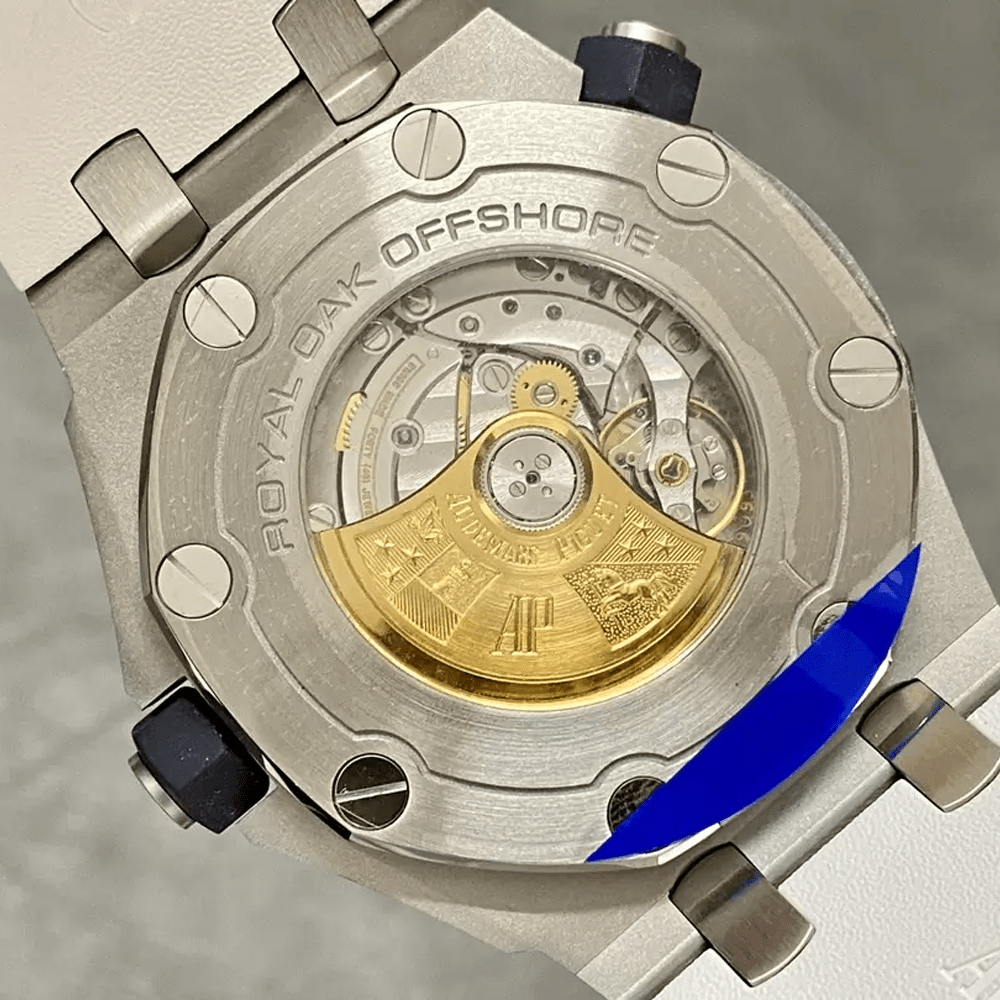 오데마피게 로얄오크 오프쇼어 다이버 화이트 텍스처 다이얼 SS 화이트 러버 스트랩 42mm 15710