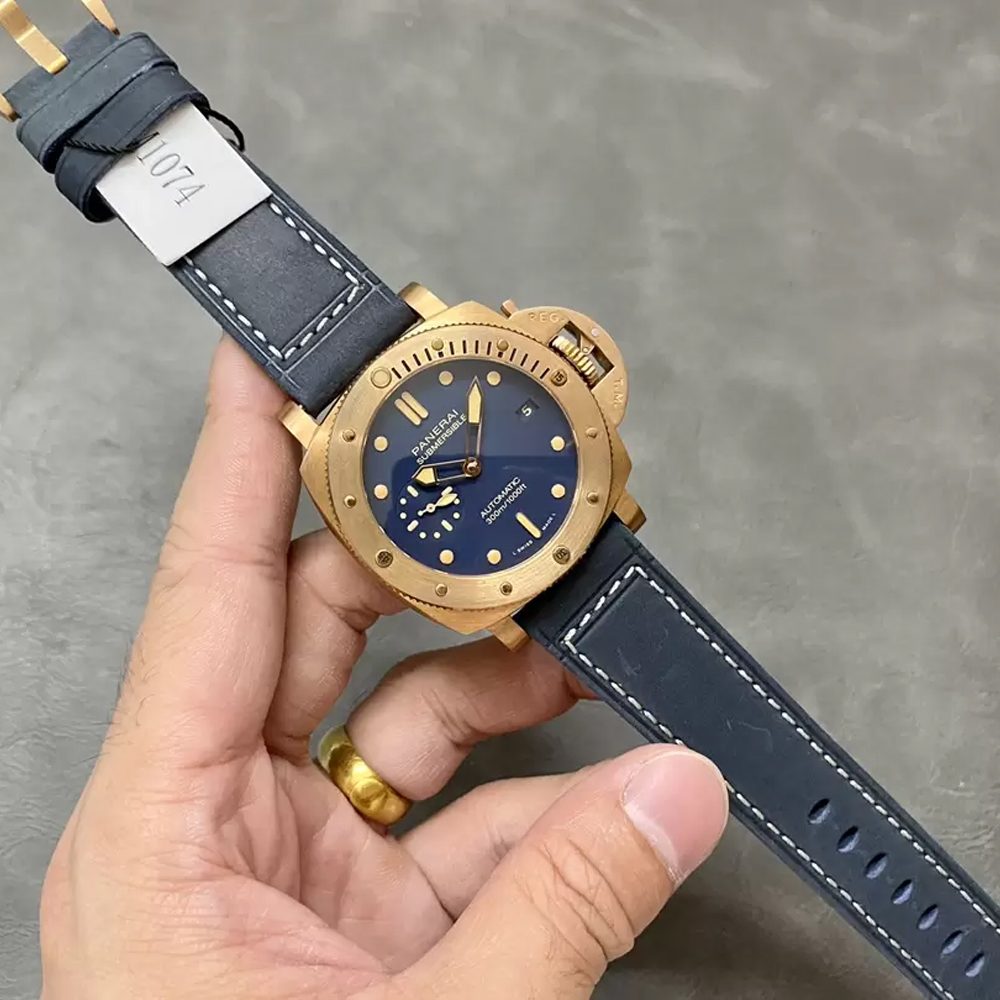 파네라이 섭머저블 브론즈 블루 다이얼 42mm PAM01074