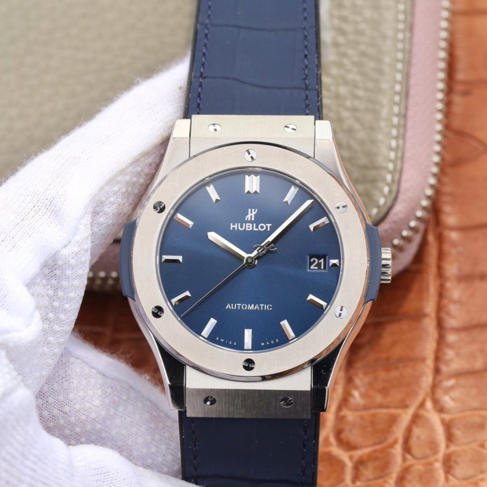 위블로 클래식 퓨전 티타늄 블루 러버 스트랩 45mm 511.NX.7170.LR