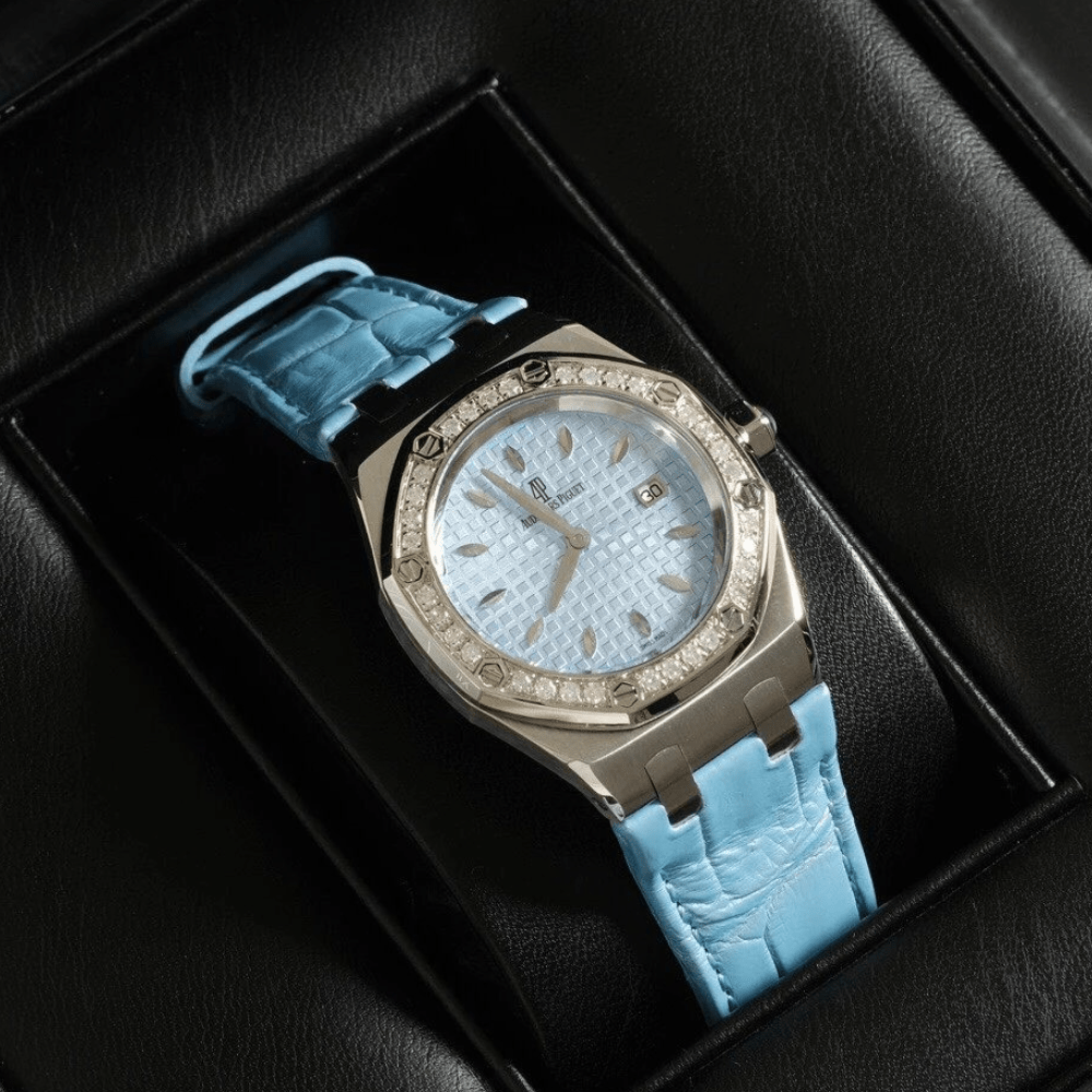 오데마피게 레이디 로얄오크 블루 텍스처 다이얼 다이아베젤 악어가죽 스트랩 33mm 67601ST