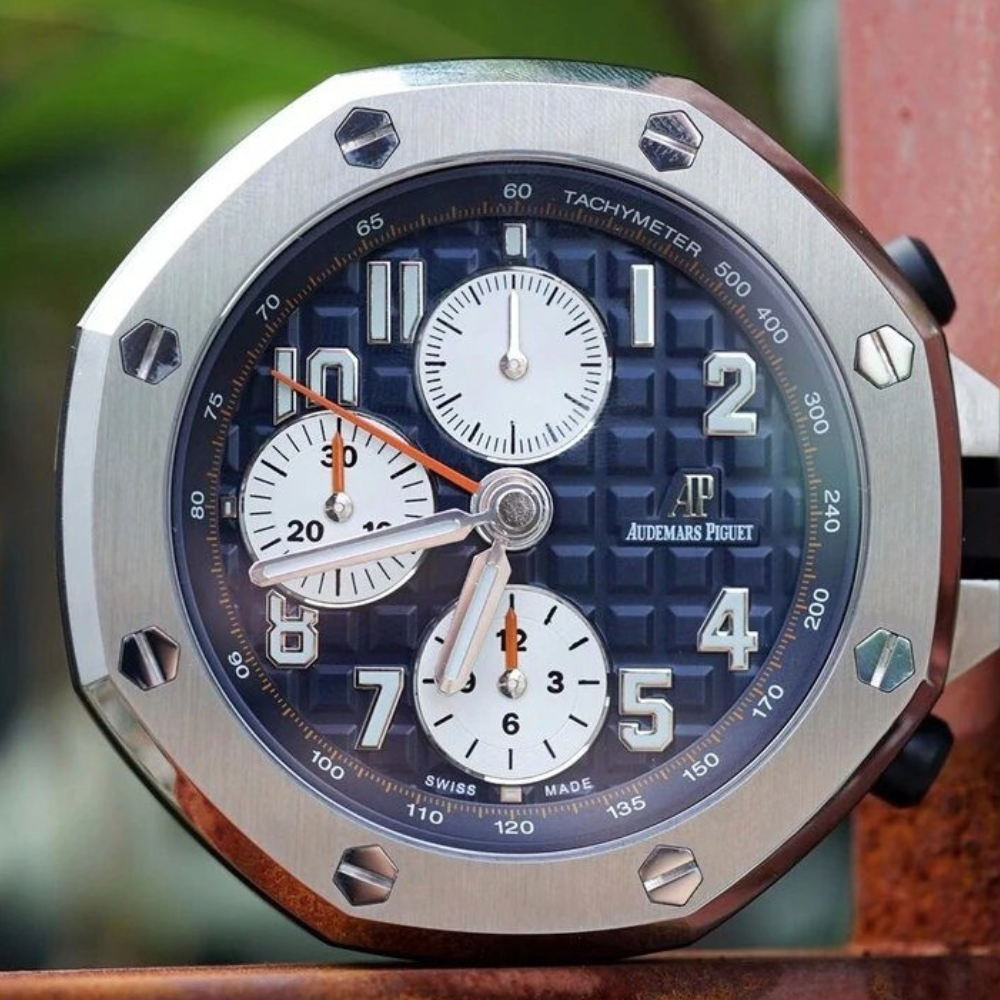 오데마피게 로얄오크 오프쇼어 클래식 트리뷰트 블루다이얼 스틸 탁상시계 26470