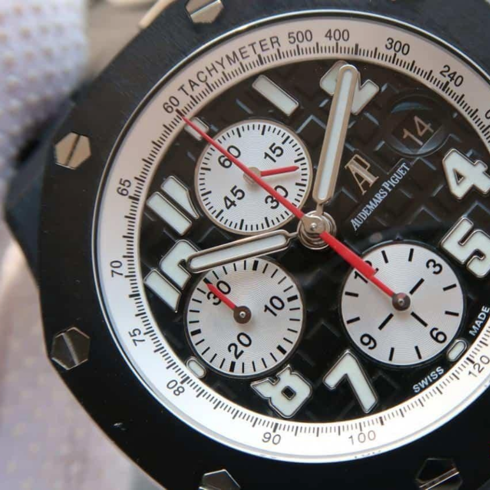 오데마피게 로얄오크 오프쇼어 마커스 런던 블랙 러버 스트랩 42mm 26470ST