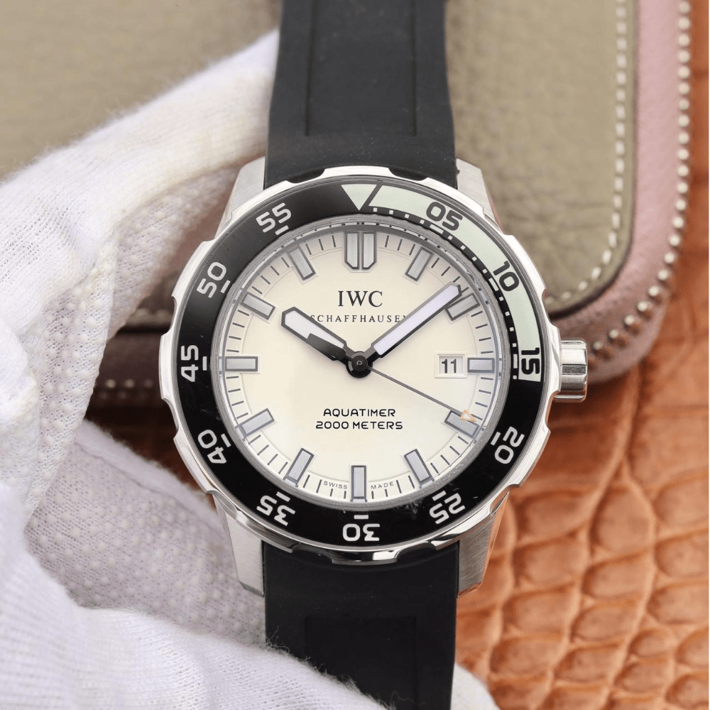 IWC 아쿠아타이머 스틸 화이트 다이얼 러버 스트랩 44mm IW356811