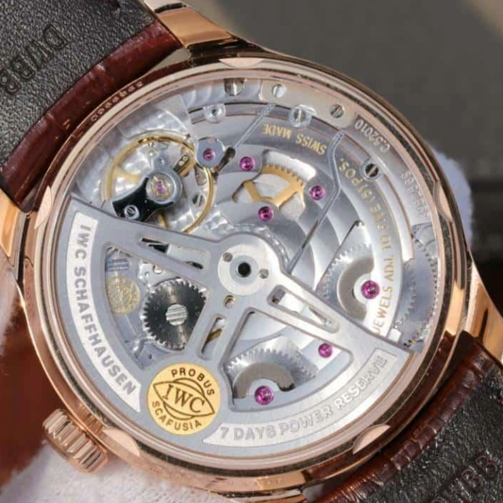 IWC 포르투기저 세븐데이즈 로즈골드 그레이 다이얼 레더 스트랩 42.3mm IW500701