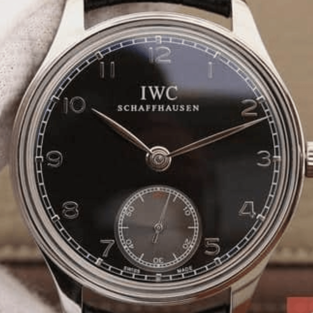 IWC 포르투기저 존스 소드 스틸 블랙 다이얼 레더 스트랩 44mm IW545408