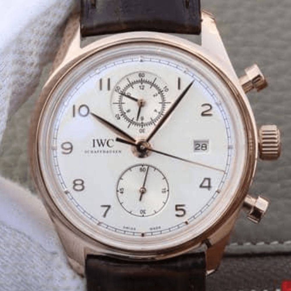 IWC 포르투기저 크로노그래프 클래식 로즈골드 화이트 다이얼 레더 스트랩 42mm IW390403