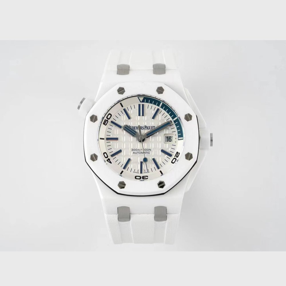 오데마피게 로얄오크 오프쇼어 다이버 화이트 다이얼 세라믹 화이트 러버 스트랩 42mm 15707CB