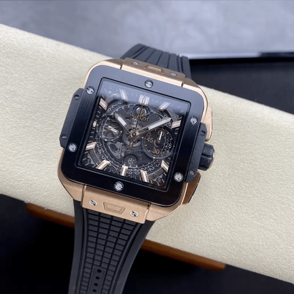 위블로 스퀘어뱅 유니코 티타늄 로골 블랙 베젤 42mm 821.NM.0170.RX