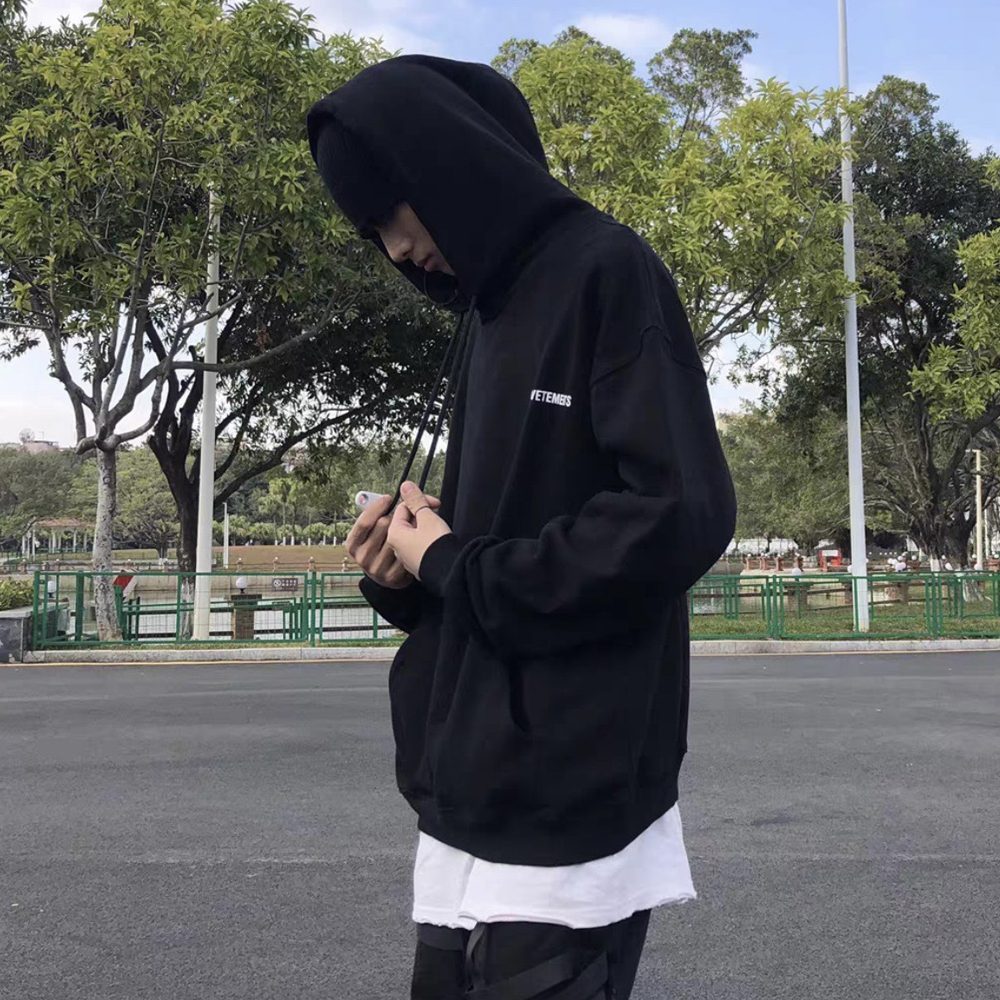 발렌시아가 23FW 스몰로고 프린팅 후드 티셔츠