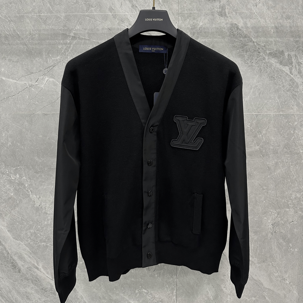 루이비통 테크니컬 울 자수로고 가디건