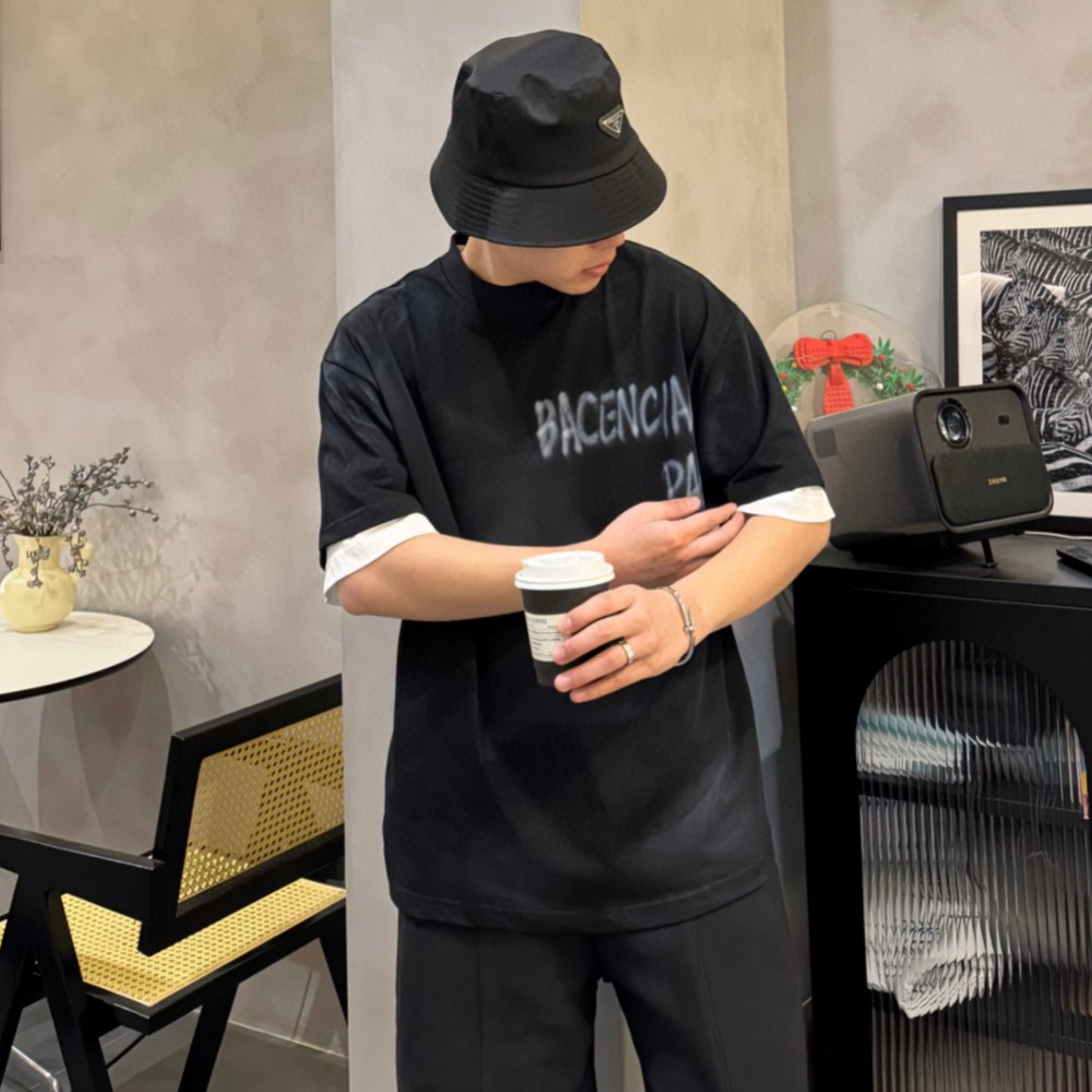 발렌시아가 24SS 페인팅 반팔 티셔츠