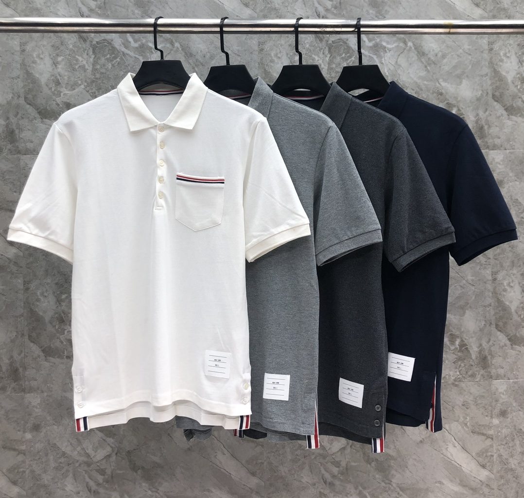 톰브라운 24SS 라펠 포켓 폴로 반팔 티셔츠