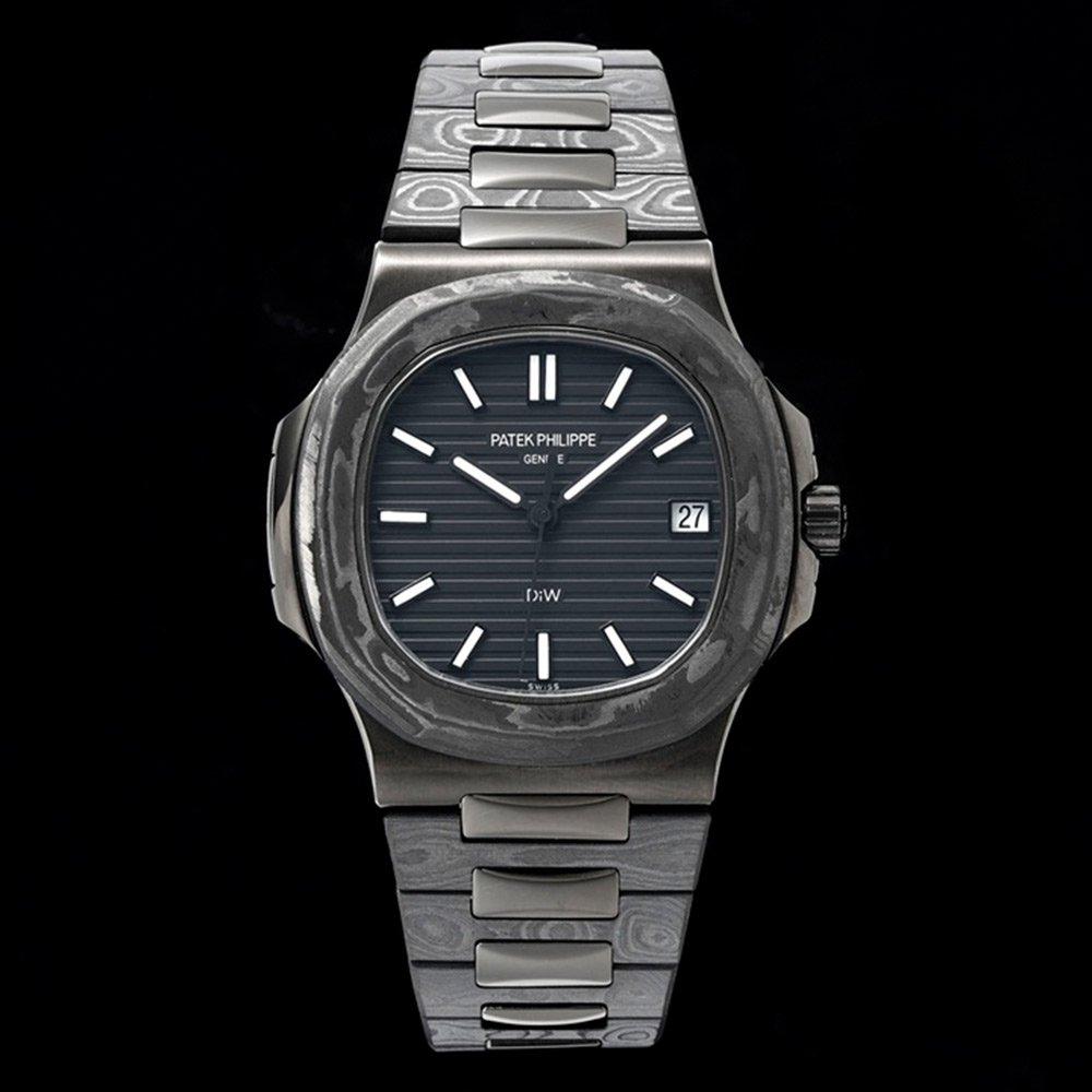 파텍필립 노틸러스 블랙 다이얼 카본 커스텀  40mm 5711