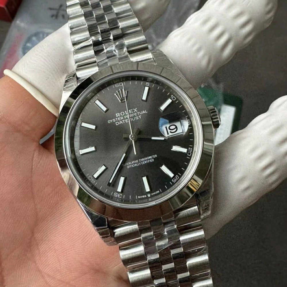 롤렉스 데이저스트 그레이 다이얼 바인덱스 돔 베젤 오이스터 41mm 126300