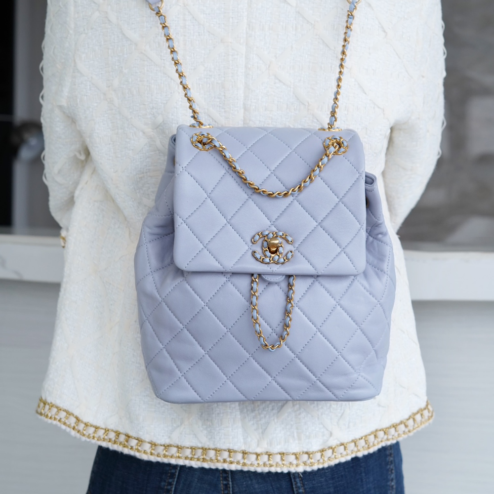 팬더샵 샤넬 19 백팩 샤이니 램스킨 라이트 그레이