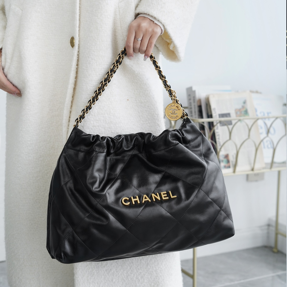 팬더샵 샤넬 22백 가로 버전 블랙 금장