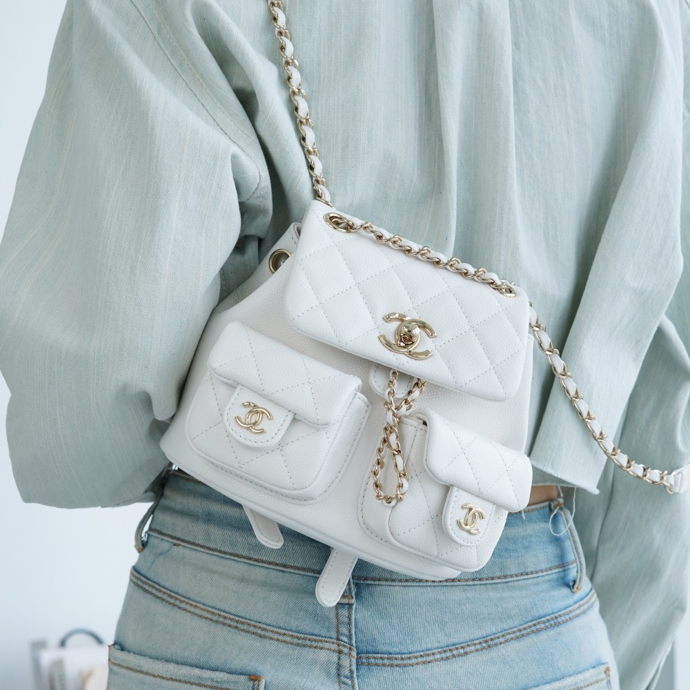 팬더샵 샤넬 23A 듀마 더블 포켓 백 스몰 화이트