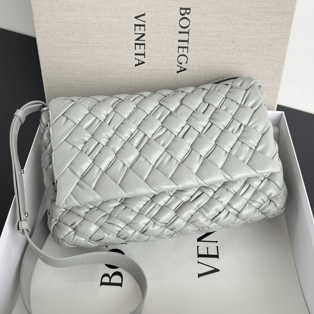 보테가베네타 럼플 메신저백 마노애쉬 776519