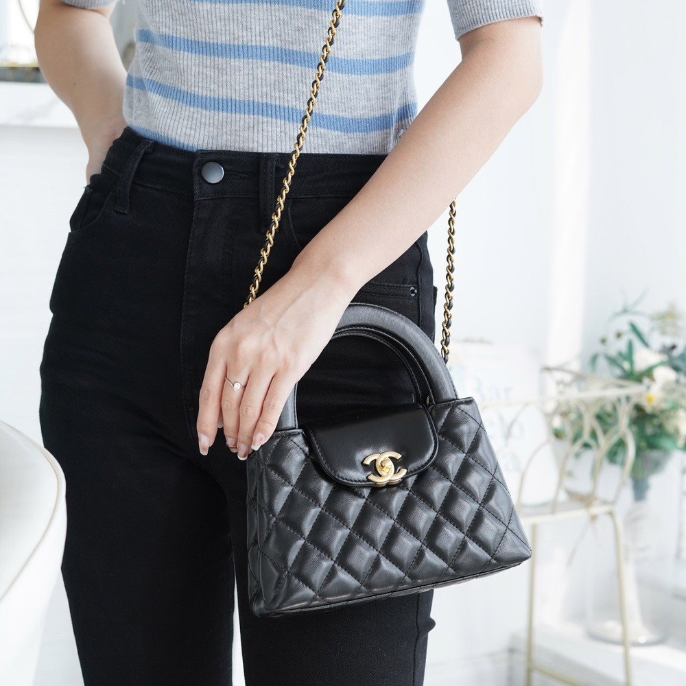 팬더샵 샤넬 23FW 켈리백 라지 블랙 금장 AS4416