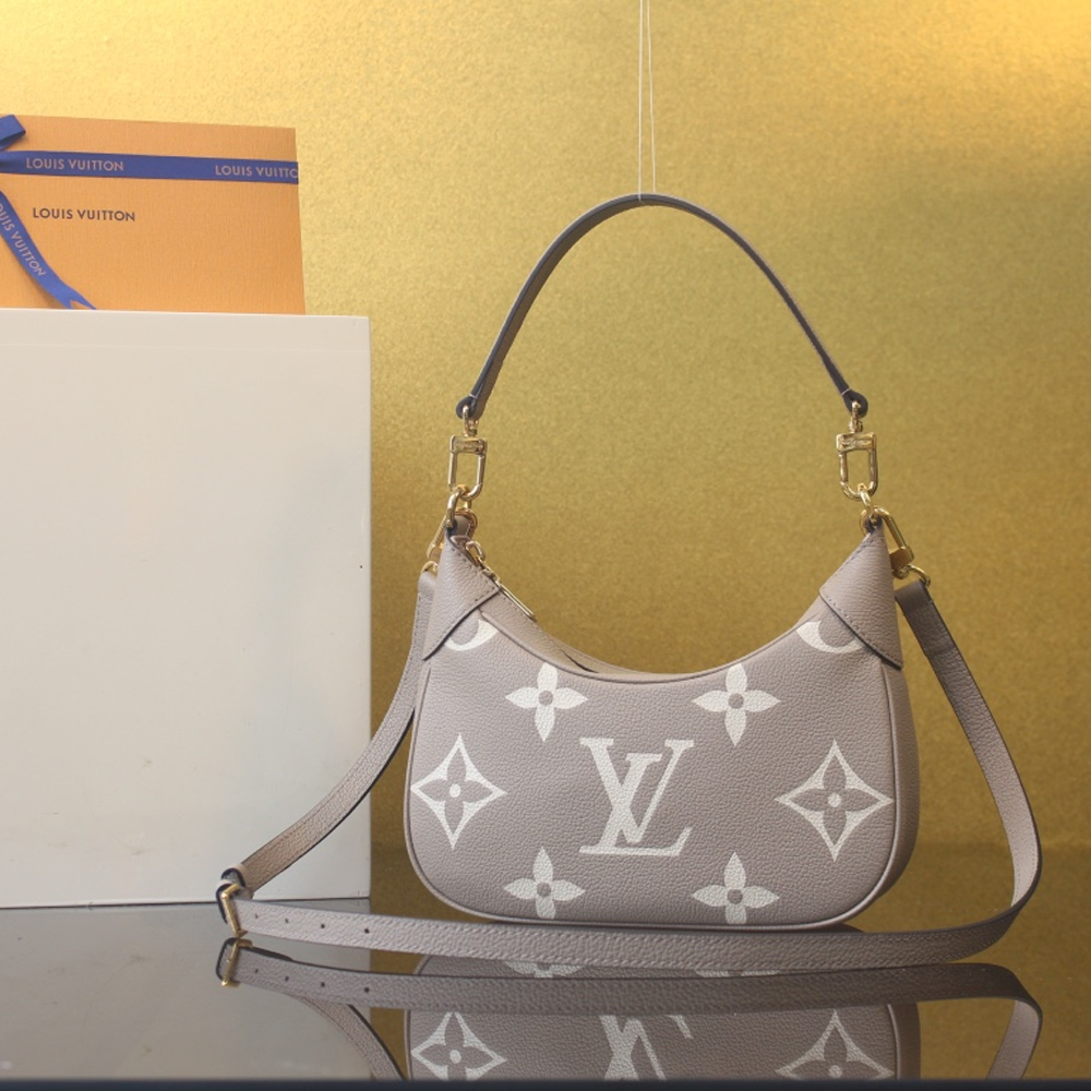 루이비통 바가텔 호보백 크렘 M46112