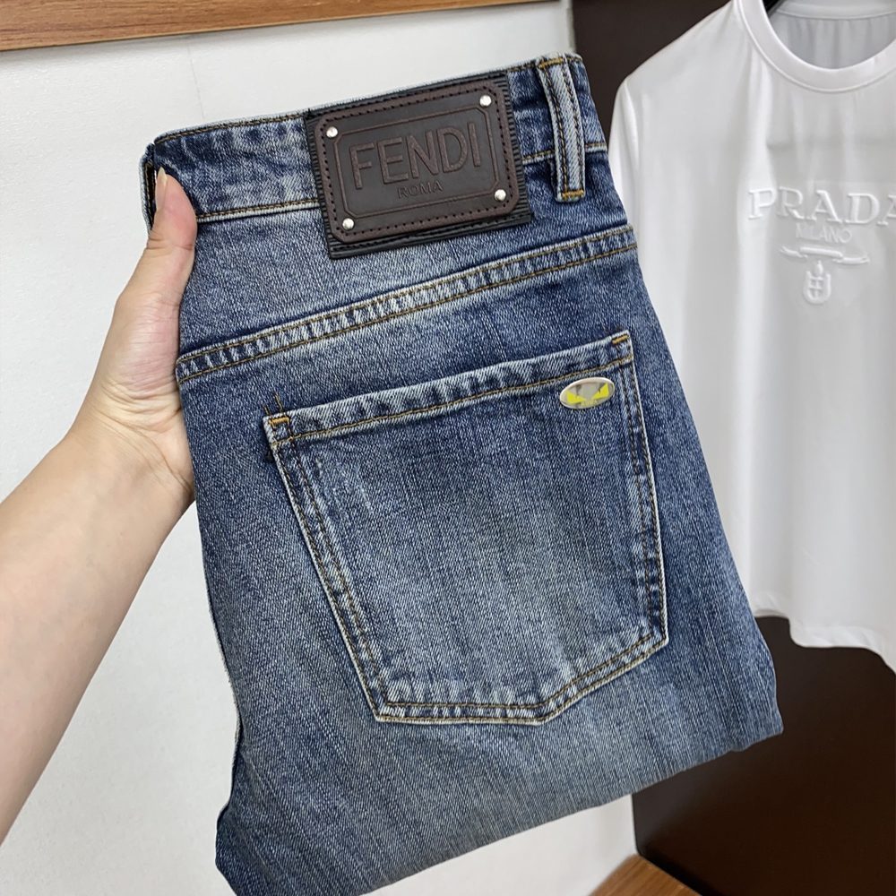 펜디 24SS 한정판 디스 데님 팬츠