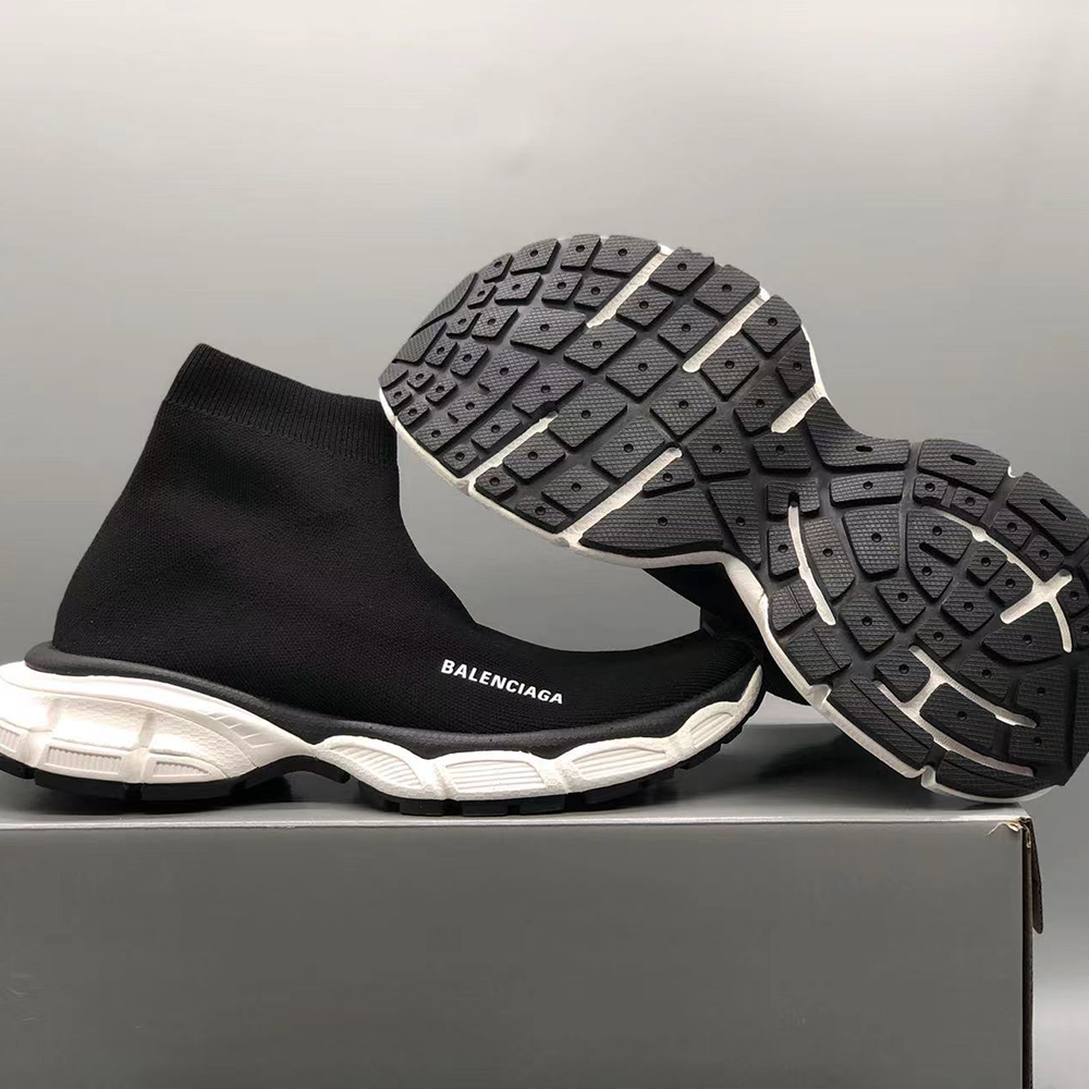 발렌시아가 스피드러너 검흰