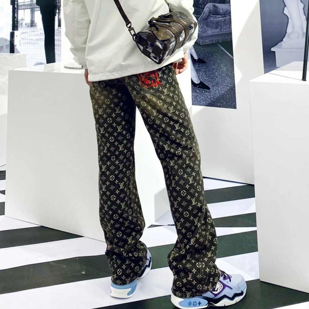 루이비통 24SS 모노그램 흑청 데님 팬츠