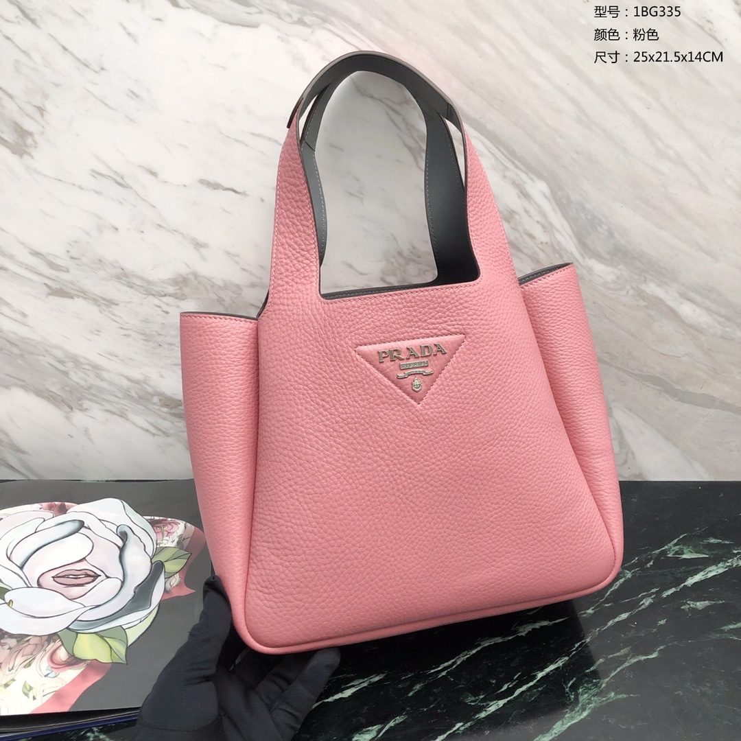 프라다 미디엄 레더 토트 백 핑크 1BG335