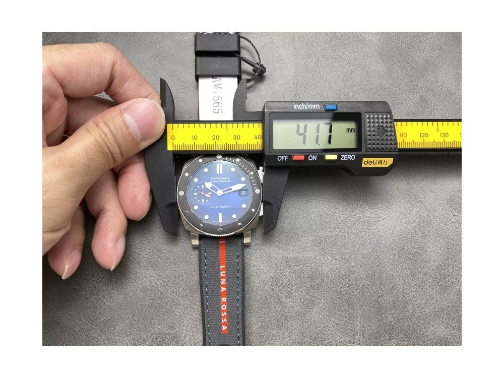 파네라이 섭머저블 루나로사 블루 다이얼 42mm PAM1565