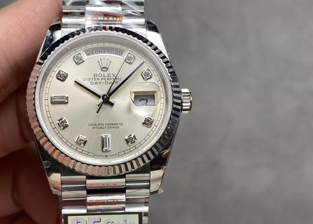v5 롤렉스 데이데이트 실버 다이얼 10P다이아 화이트골드 36mm 128236