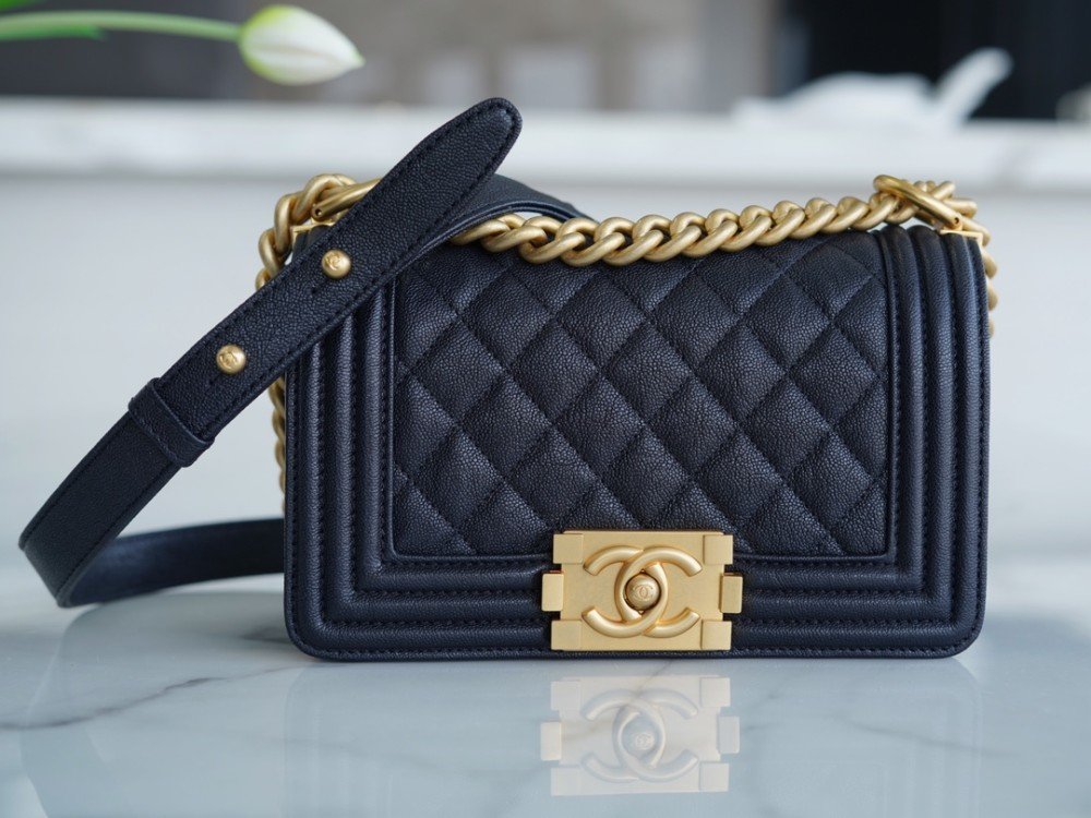 팬더샵 샤넬 보이백 스몰 다크블루 금장 캐비어