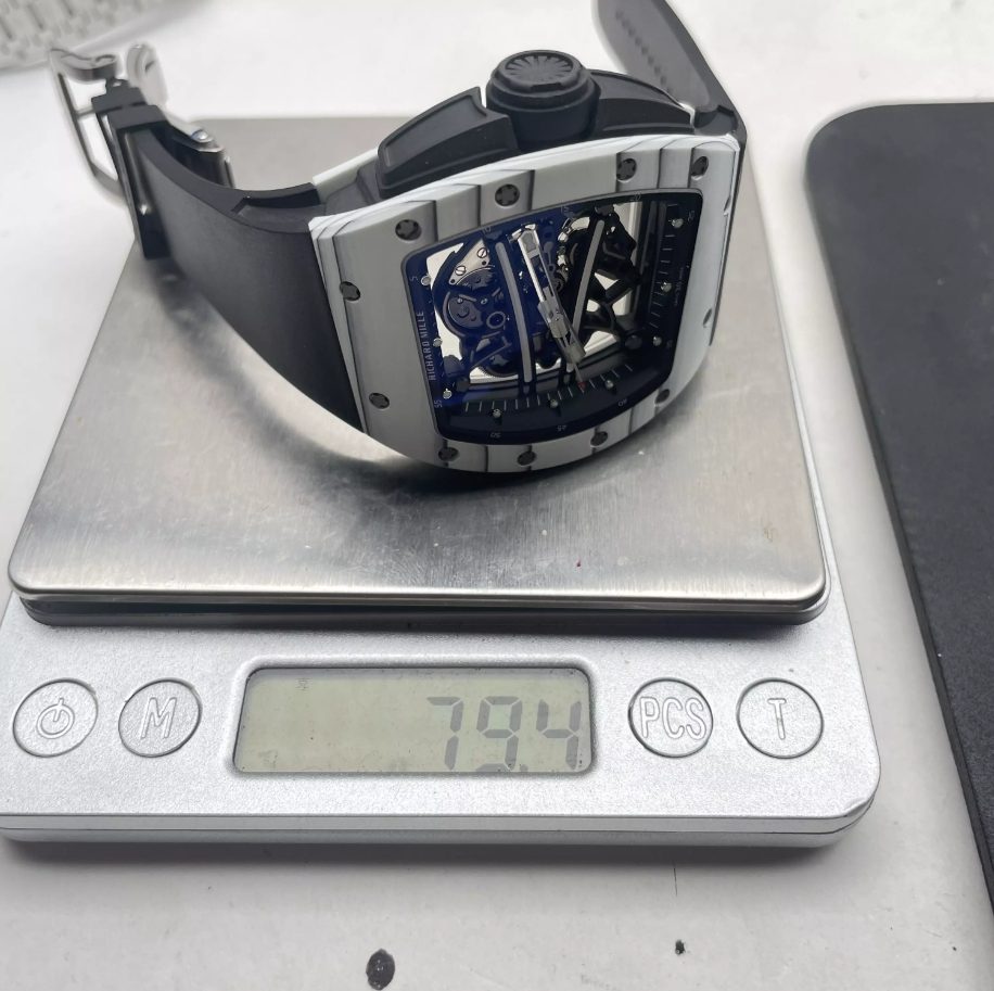 리차드밀 요한 블레이크 화이트 NTPT 카본 스켈레톤 다이얼 블랙 러버밴드 RM61-01