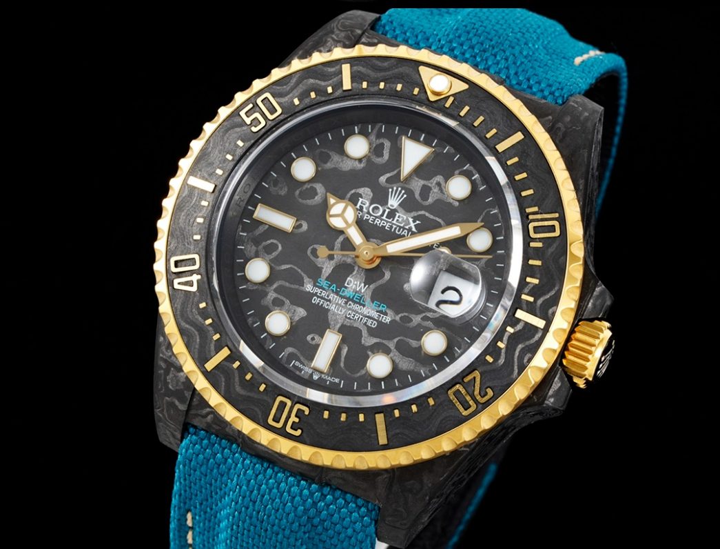 롤렉스 씨드웰러 카본 커스텀  43mm M126600