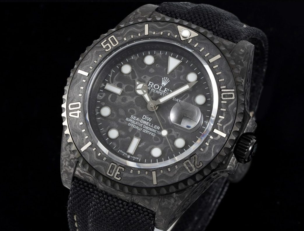 롤렉스 씨드웰러 카본 커스텀 43mm M126600