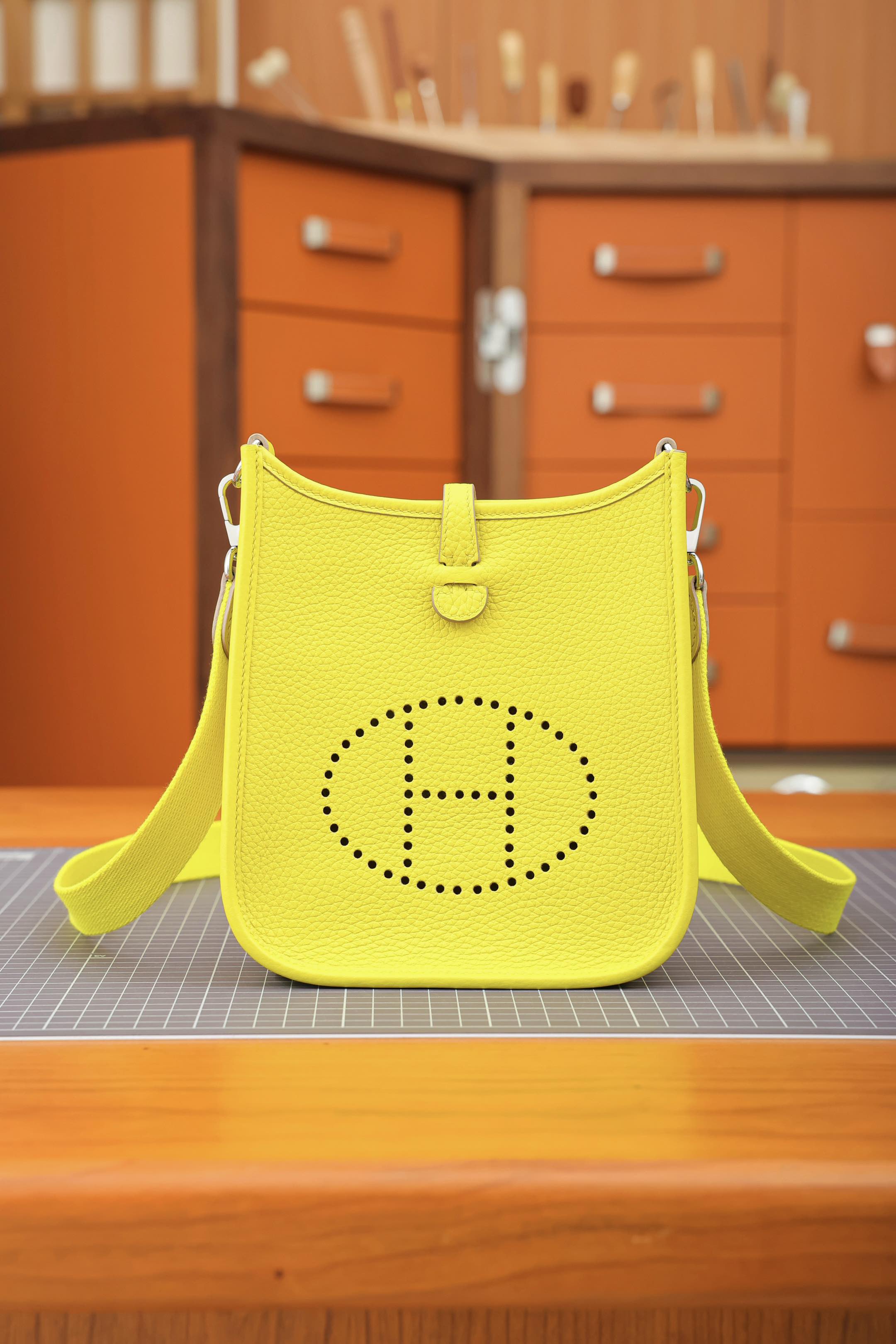 올수공 에르메스 에블린 미니 16 레몬 팔라듐 하드웨어