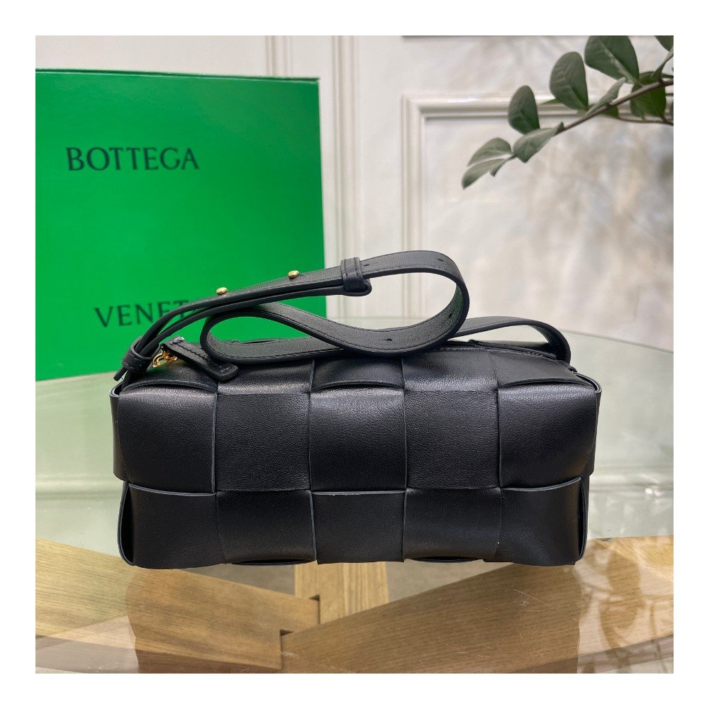 보테가베네타 카세트 벨트백 블랙
