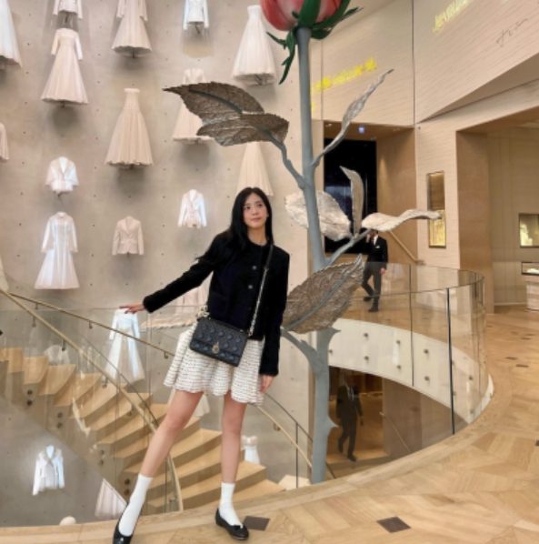 [지수 PICK] 디올 MISS DIOR 탑 핸들백 블랙