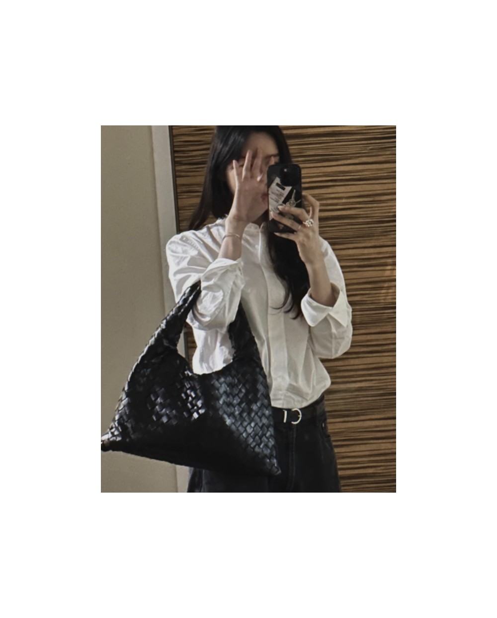 [이청아 PICK] 보테가베네타 홉 스몰 레더 숄더백