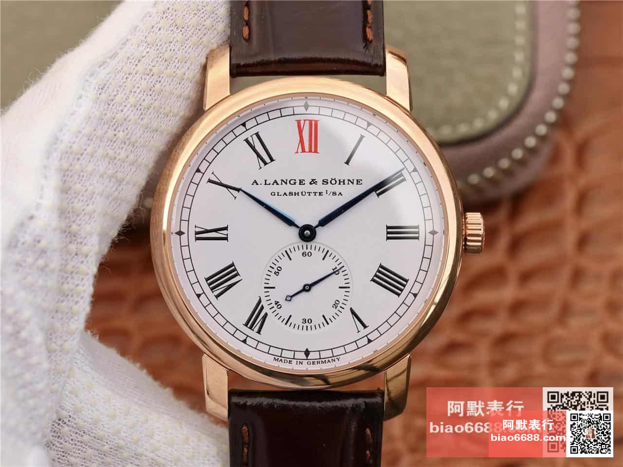 랑에 운트 죄네 클래식 1815 시리즈 바우하우스 스타일 3/4 데크 골드 소켓 구즈넥 로즈골드 40mm