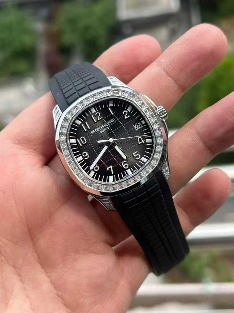 커스텀 텅스텐 파텍필립 아쿠아넛 블랙 다이얼 모이사나이트 파베 세팅 5167