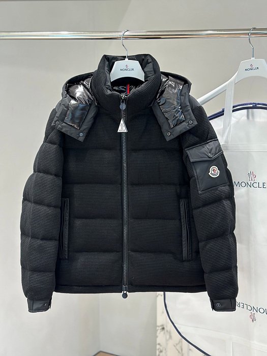 몽클레어 Lagdei 다운 재킷