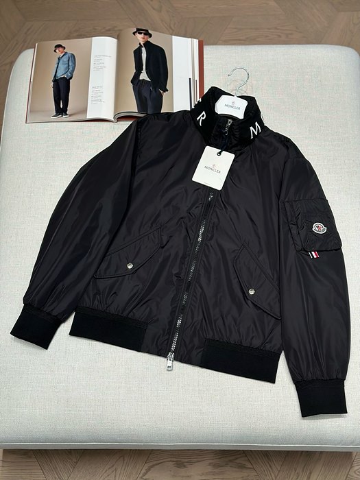 몽클레어 커버드 집업 자켓